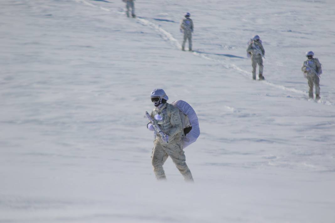 Dondurucu soğukta nefes kesen eğitim 8